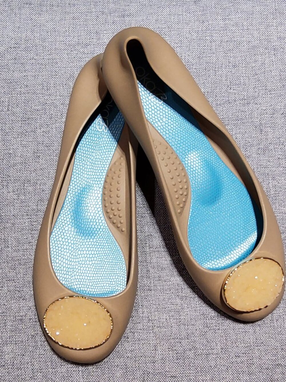 NWT Oka-B Women's Izzie Matte Chai Colored Ballet Flats with Arch Support Size 6